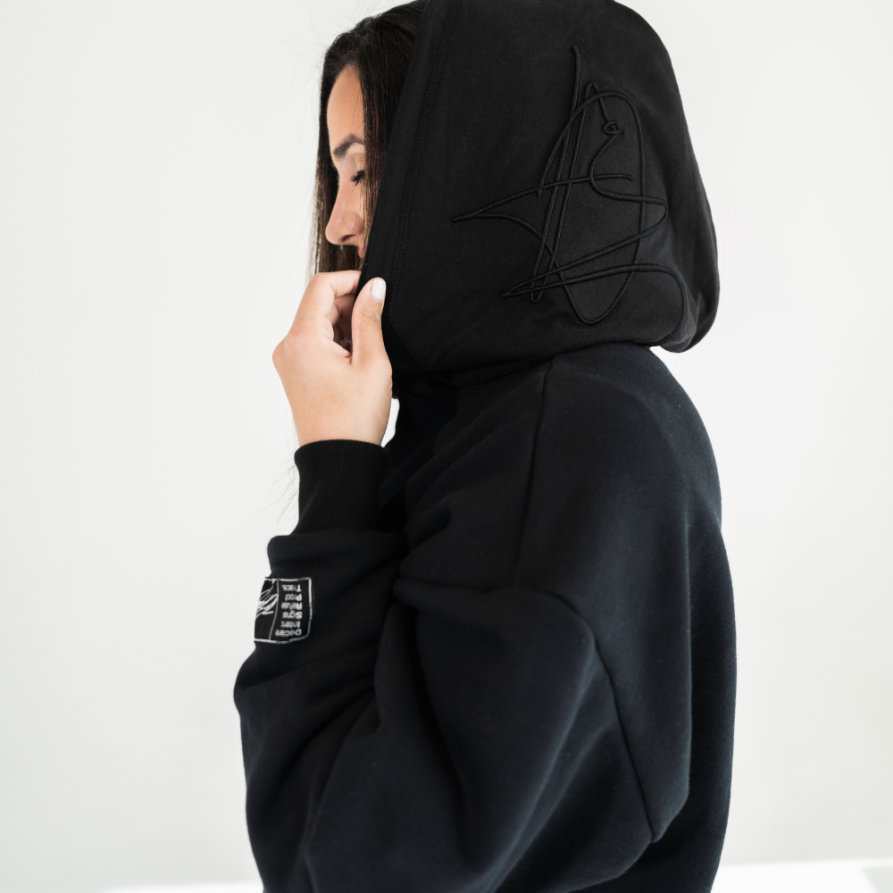 SIGNATURE HOODIE