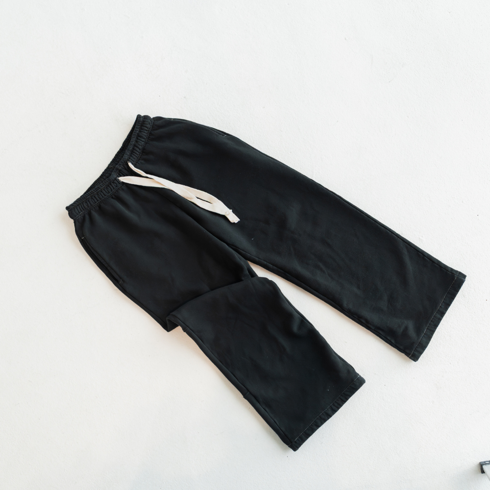SIGNATURE SWEATPANTS